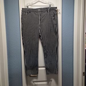 Chico's Platinum 5-Pocket Jean Size 2.5(14) Black/White